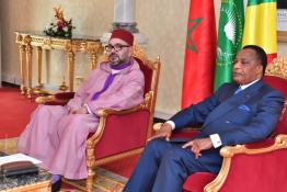 Image du Maroc Professionnelle de  Sa Majesté le Roi Mohammed VI, a eu, des entretiens en tête-à-tête avec le Président de la République du Congo, SEM. Denis Sassou NíGuesso au Palais du peuple à Brazzaville, lundi 30 Avril 2018 . (Photo/ SPPR) via Jalilbounhar.com 